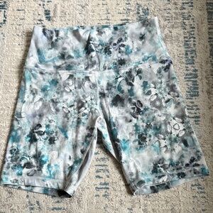 lululemon athletica Floral Print Bike Shorts - Gray and Blue
